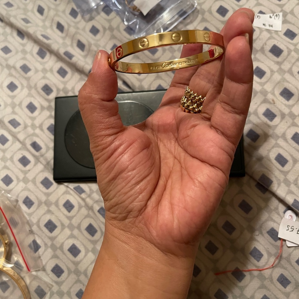 18k Saudi gold bangle 16cm size xs